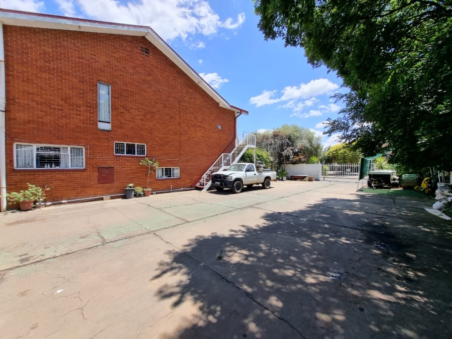 4 Bedroom Property for Sale in Generaal De Wet Free State